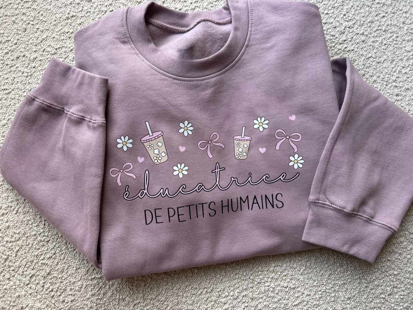 Éducatrice de Petits Humains With Name On Sleeve Crewneck