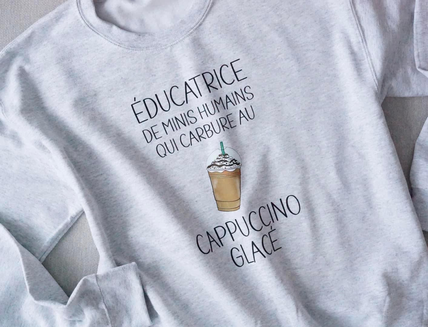 Éducatrice De Minis Humains Qui Carbure Au Café Crewneck