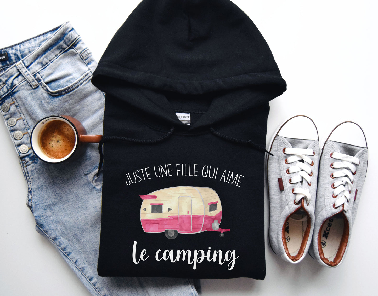 READY TO SHIP SMALL Juste Une Fille Qui Aime Le Camping Hoodie