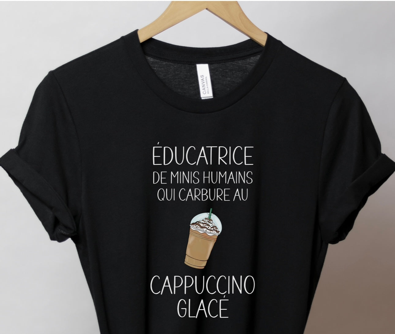 T-Shirt Éducatrice De Minis Humains Qui Carbure Au Café